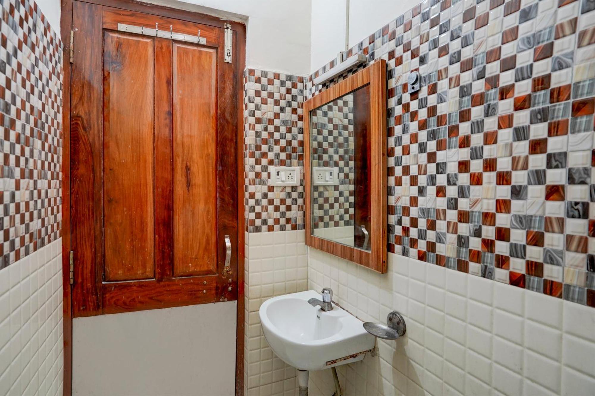 Super Hotel O Jwalapur Near Prem Ashram Haridwār Zewnętrze zdjęcie